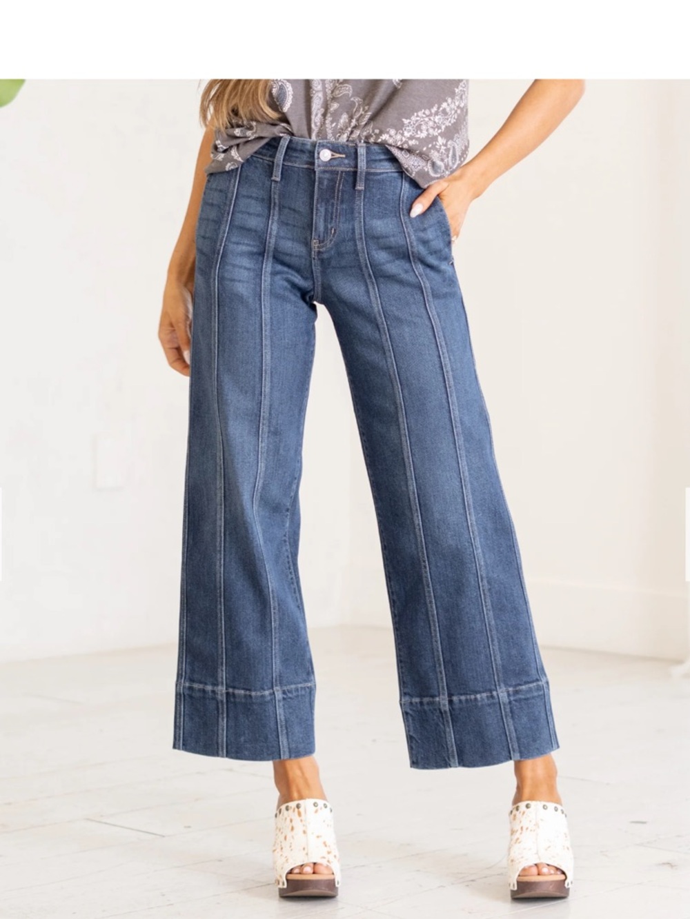 Kancan Candace High Rise Wide Leg Jeans Size 5/26 Dark Wash Seam Detail Cropped